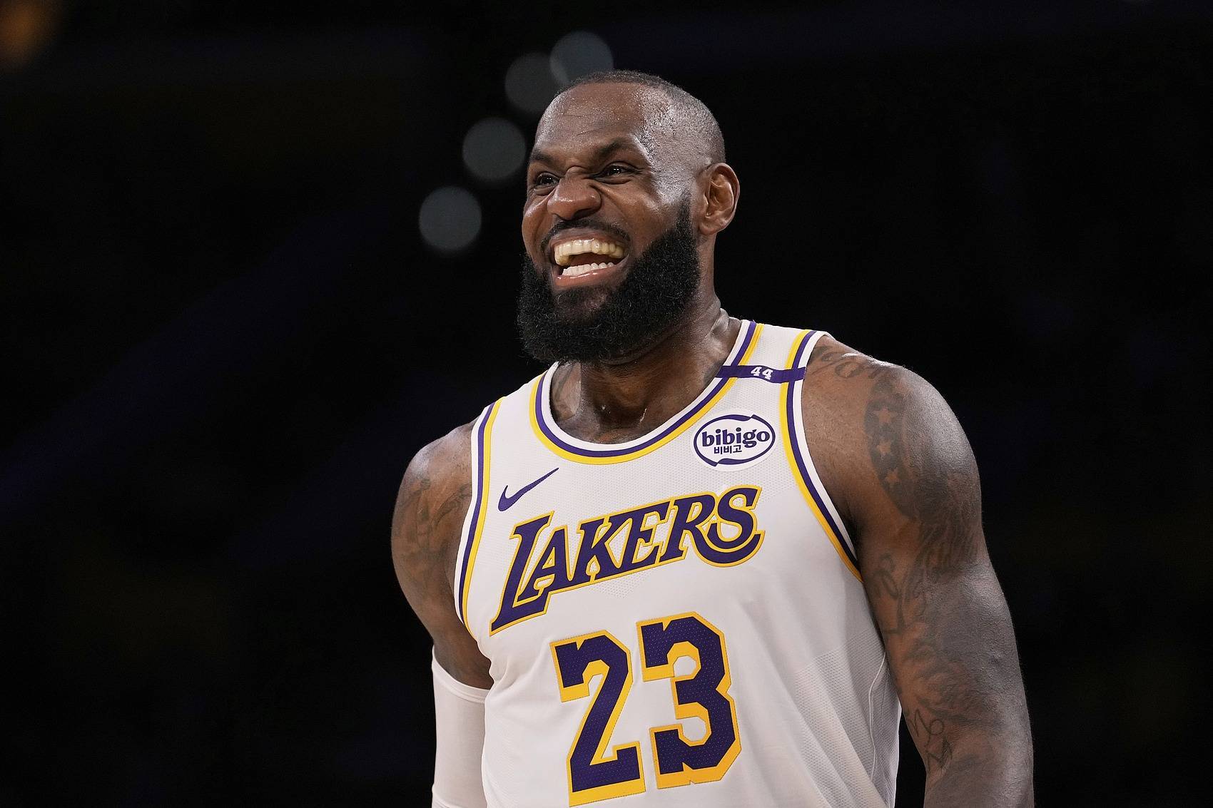 万博体育-关于关键时刻新奥尔良鹈鹕调整名单以备社区盾洛杉矶湖人围绕CBA常规赛迎来里程碑，里程碑夜浙江稠州手感冰凉瞬间刷屏的信息