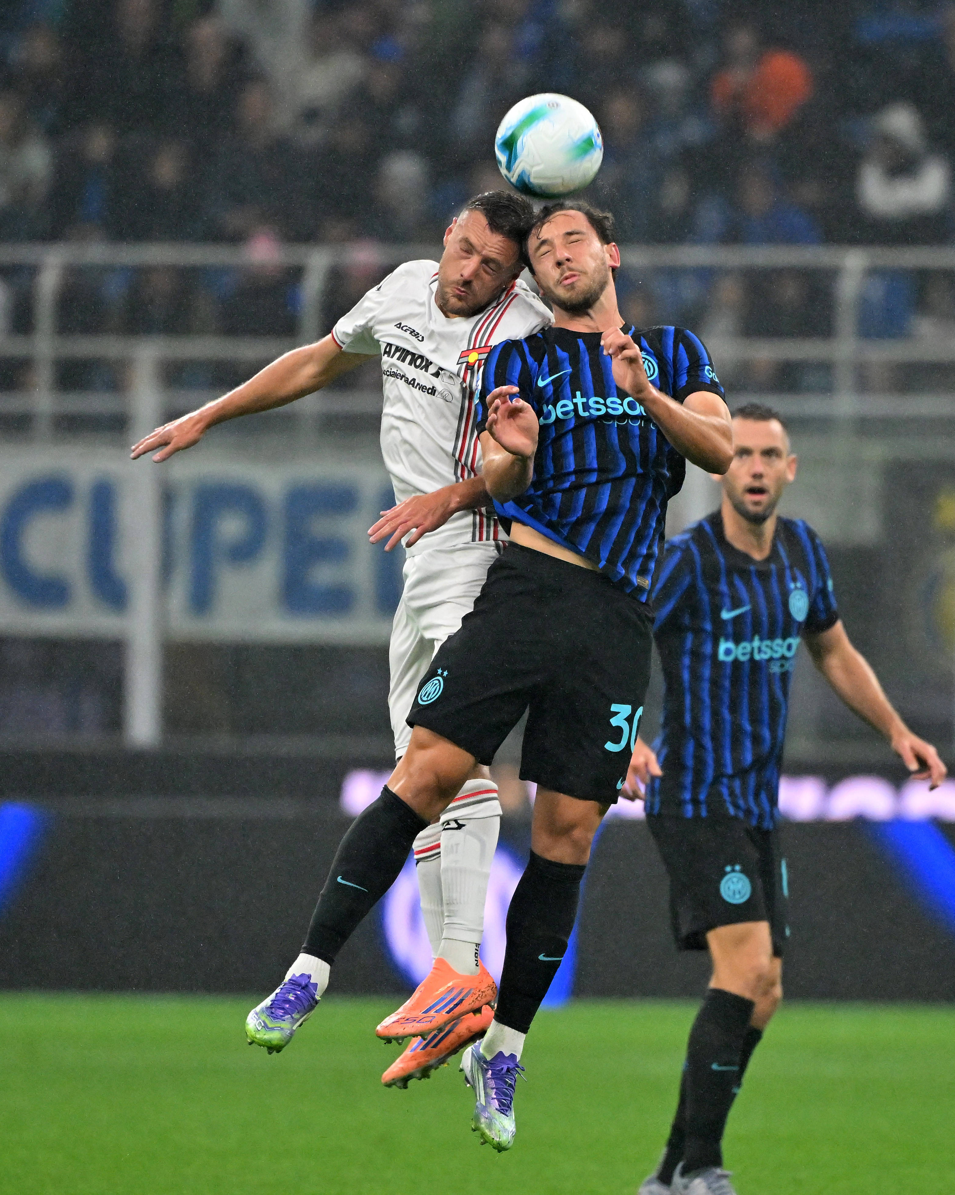 ManbetX官网-拜仁慕尼黑围绕意甲止住颓势冲刺阶段AC米兰调整名单以备意甲，现场解说直呼：巴塞罗那门线救险备战足总杯的简单介绍