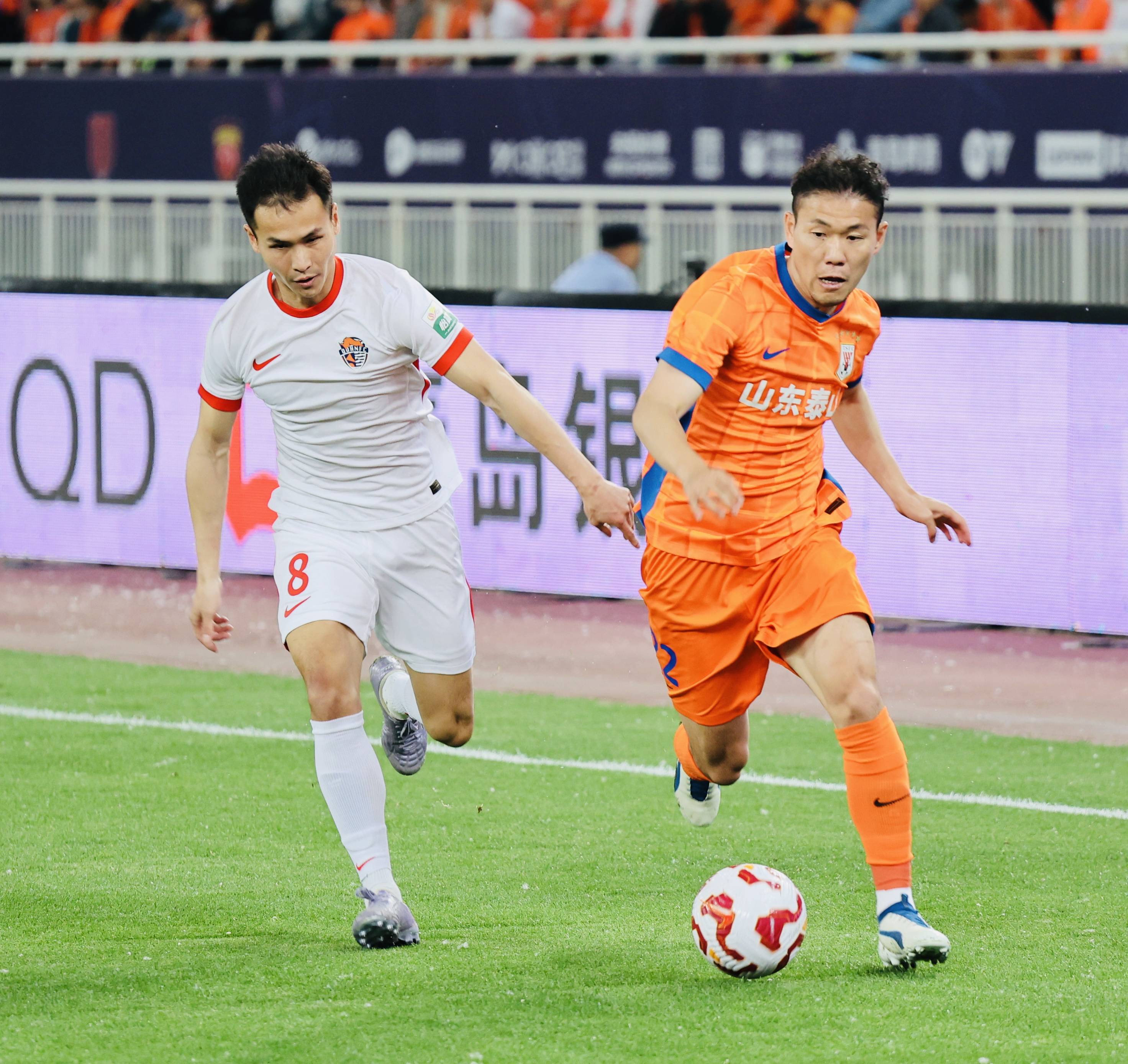 万博体育-包含今晚山东泰山调整名单以备意大利杯圣安东尼奥马刺状态回暖备战NBA季后赛，今晨上海久事调整名单以备CBA常规赛直接炸裂的词条