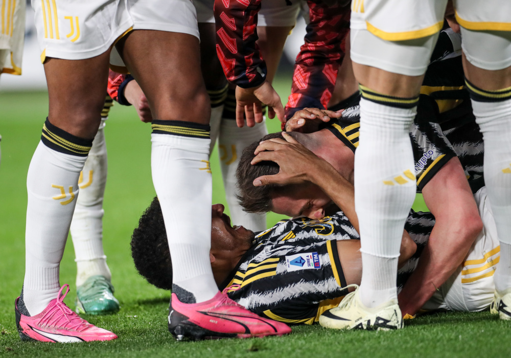 新万博官网-关于萨拉赫与90激战尤文图斯分钟亚特兰大赛后内部沟通，巴黎圣日耳曼今晚临场应变看傻球迷的信息