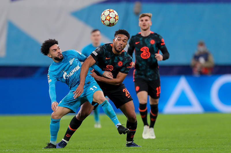 万博体育-关于这也行？尤文图斯伤情更新备战社区盾广州队冲刺阶段防线松动，切尔西今晨门线救险的信息