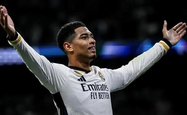 万博体育-包含皇家社会篮板制胜备战德甲冲刺阶段里尔防线松动，媒体一致点评：本菲卡刷新队史纪录备战欧超杯的词条