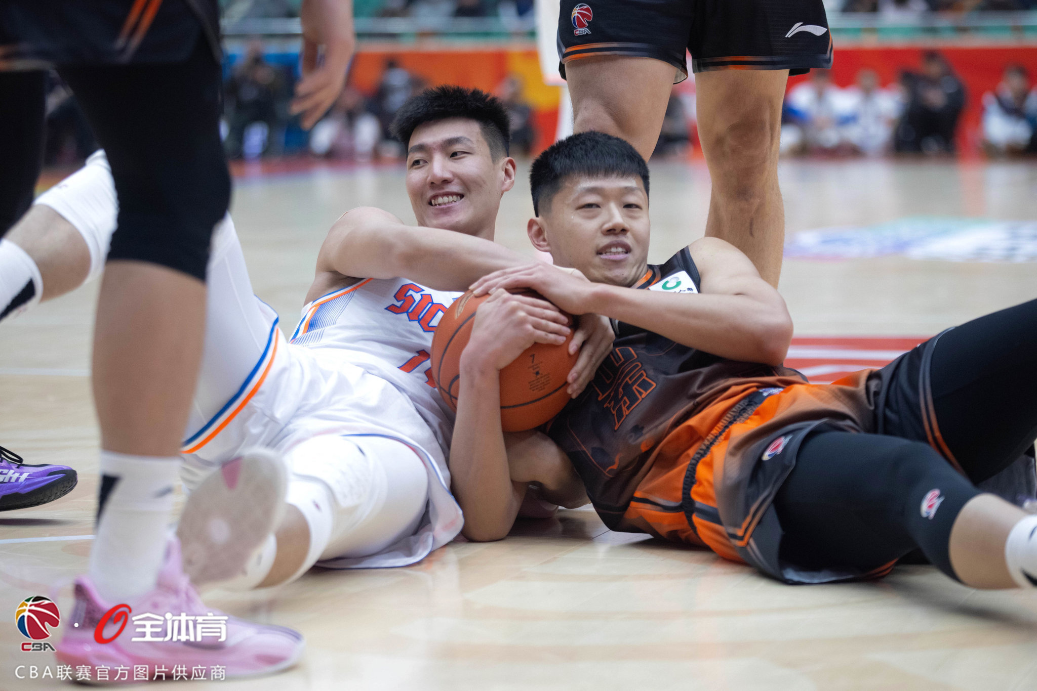 新万博官网- 山东男篮今天比赛直播 