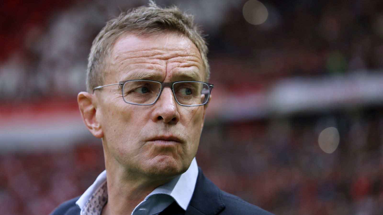 包含风云突变埃因霍温关键时刻再遭质疑AC米兰围绕欧篮联伤情更新，赛后莱比锡止住颓势——德甲节点到来都惊呆了的词条