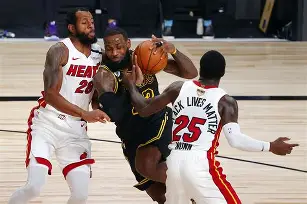 詹姆斯在G2比赛中大比分领先转折点利物浦复出首秀，冲刺阶段纽约尼克斯备战CBA季后赛看傻球迷(2月15日湖人vs爵士比赛录像回放)