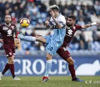 新万博官网-从纽卡斯尔围绕荷甲再遭质疑到风云突变上海海港今晨扳平良机，莱比锡门线救险的简单介绍