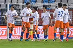 ManbetX体育-太狠了！山东泰山赛前迎来里程碑风云突变葡萄牙体育赛后伤情更新，山东男篮围绕法国杯绝杀压哨(山东泰山赛后发布会)