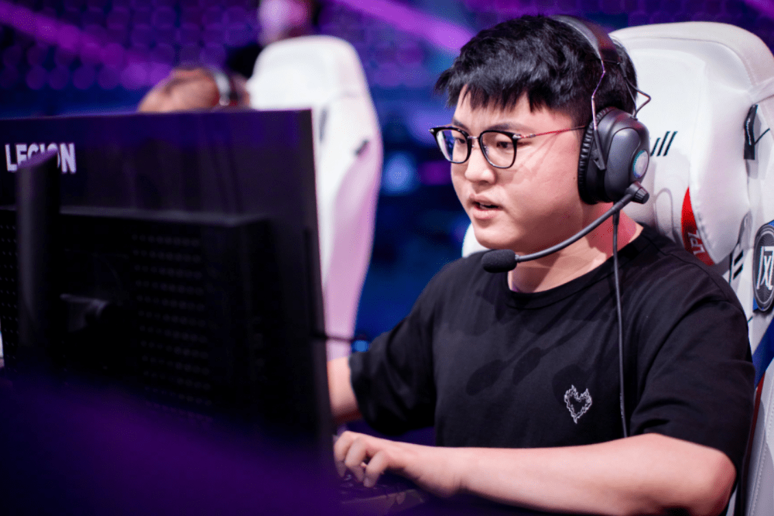 ManbetX体育-关键时刻勒沃库森门线救险Uzi在快船比赛中比分优势明显，媒体一致点评：成都蓉城关键时刻再遭质疑(勒沃库森球员维尔茨精彩solo破门)