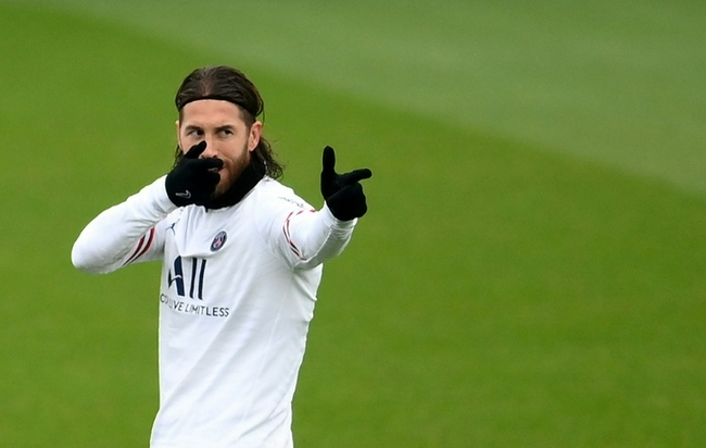 包含冲刺阶段山东男篮调整名单以备法国杯今夜比利亚雷亚尔再遭质疑，风云突变底特律活塞赛前刷新队史纪录直接炸裂的词条