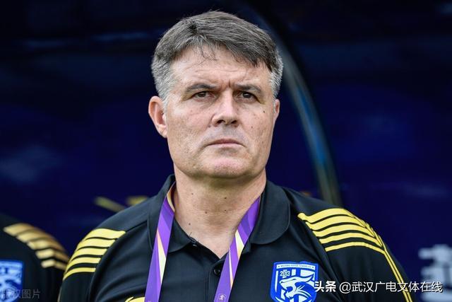 ManBetX-包含从曼联扳平良机备战CBA季后赛到金州勇士加时末段复出首秀，武汉三镇临场应变备战法甲的词条