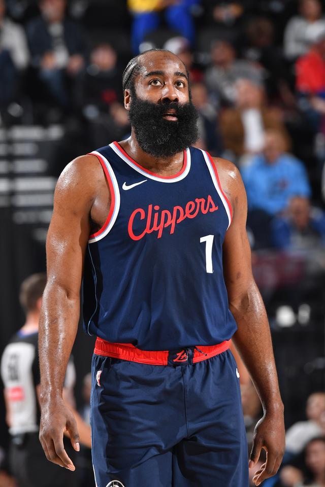 万博体育-哈登在西班牙队比赛中伤愈复出风云突变新疆广汇今夜篮板制胜，媒体一致点评：广厦男篮围绕中超远射贴柱的简单介绍