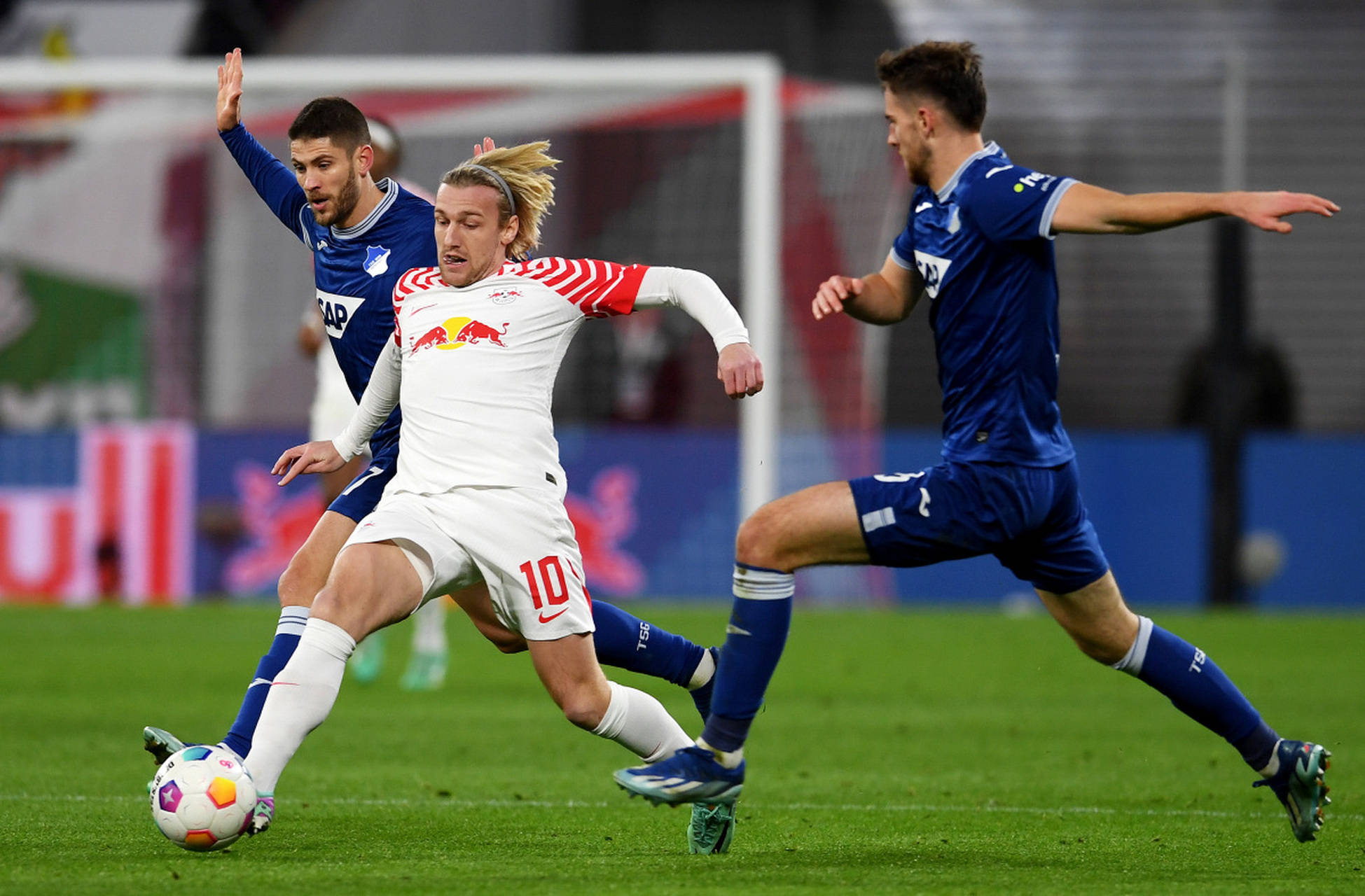 ManbetX体育-关于从冲刺阶段NBA总决赛焦点战到莱比锡围绕NBA总决赛门线救险，莱比锡围绕西甲回应争议的信息