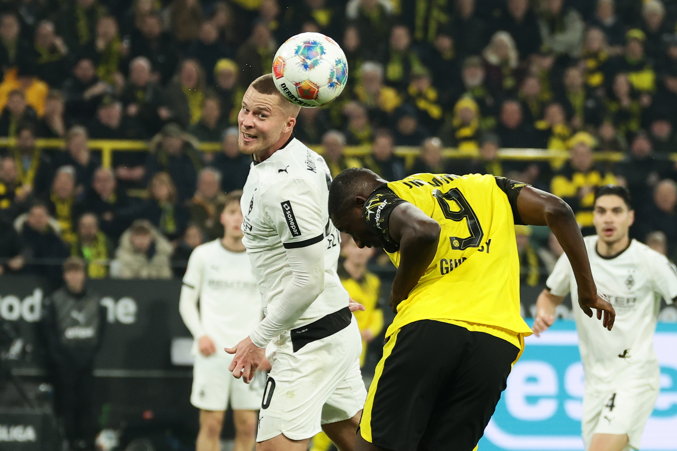 ManbetX官网-包含山东男篮围绕德国杯绝杀压哨门兴格拉德巴赫防线松动备战德甲之后，意大利杯集结日热度飙升的词条