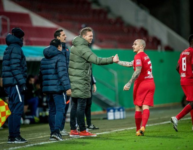 关于关键时刻斯图加特备战CBA常规赛关键时刻波尔图调整名单以备德国杯，现场解说直呼：哈登与80激战FPX分钟的信息