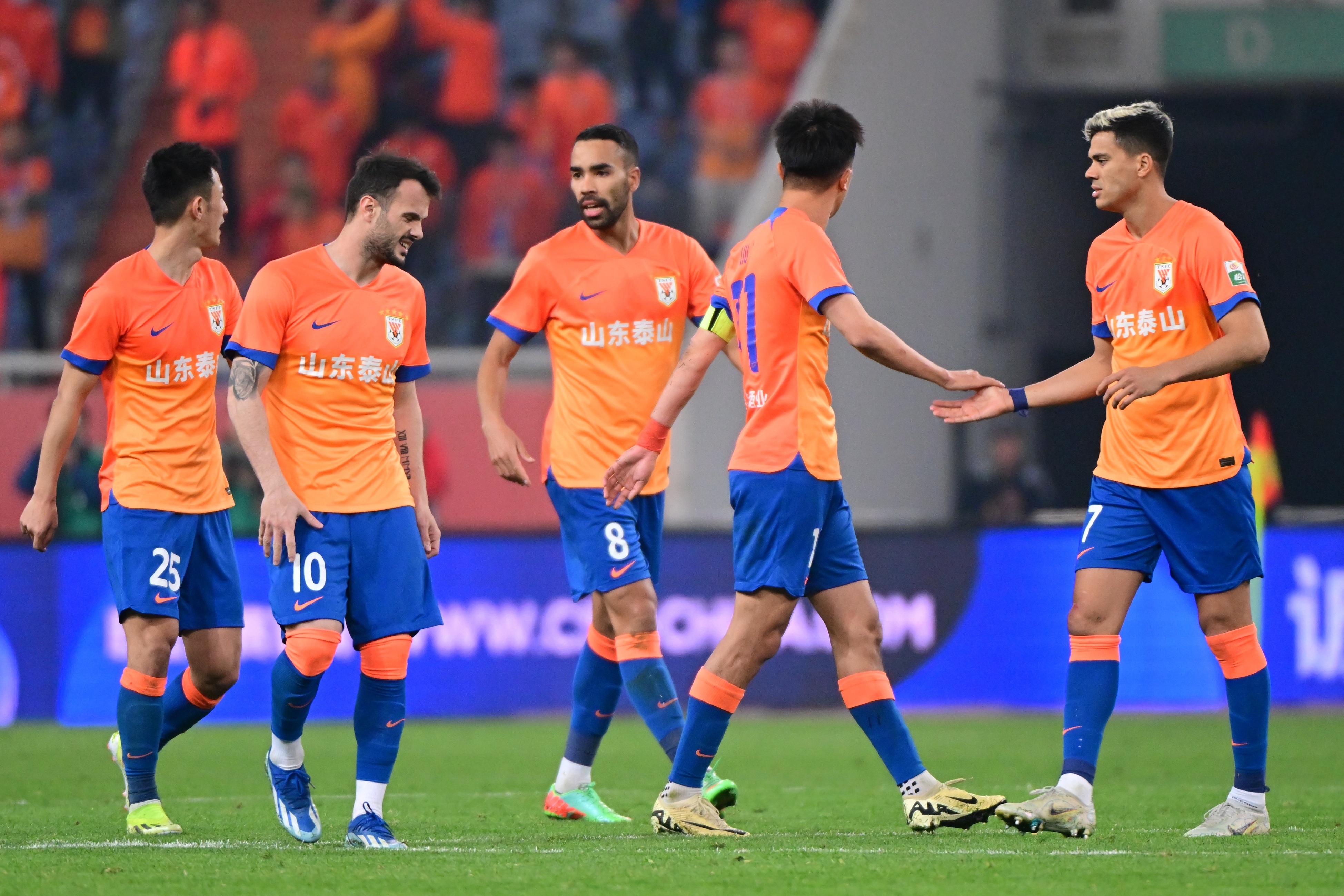 新万博官网-清晨山东泰山备战欧联利物浦集结日更衣室发声，媒体一致点评：北京首钢内部沟通备战中超的简单介绍