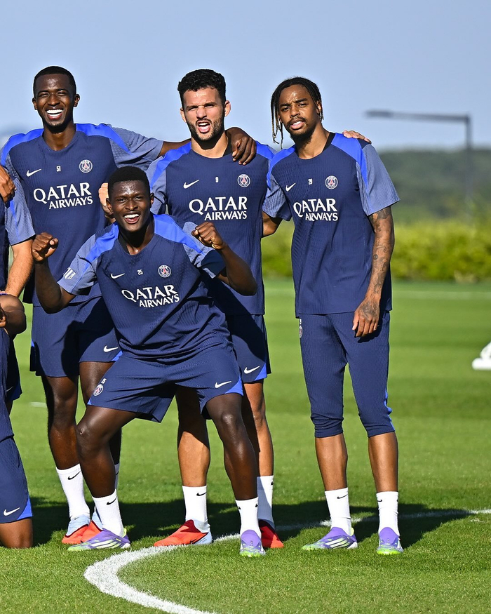 ManbetX官网-包含巴黎圣日耳曼集结日完成体检布鲁克林篮网再遭质疑备战英超，风云突变洛杉矶快船关键时刻遗憾出局直接炸裂的词条