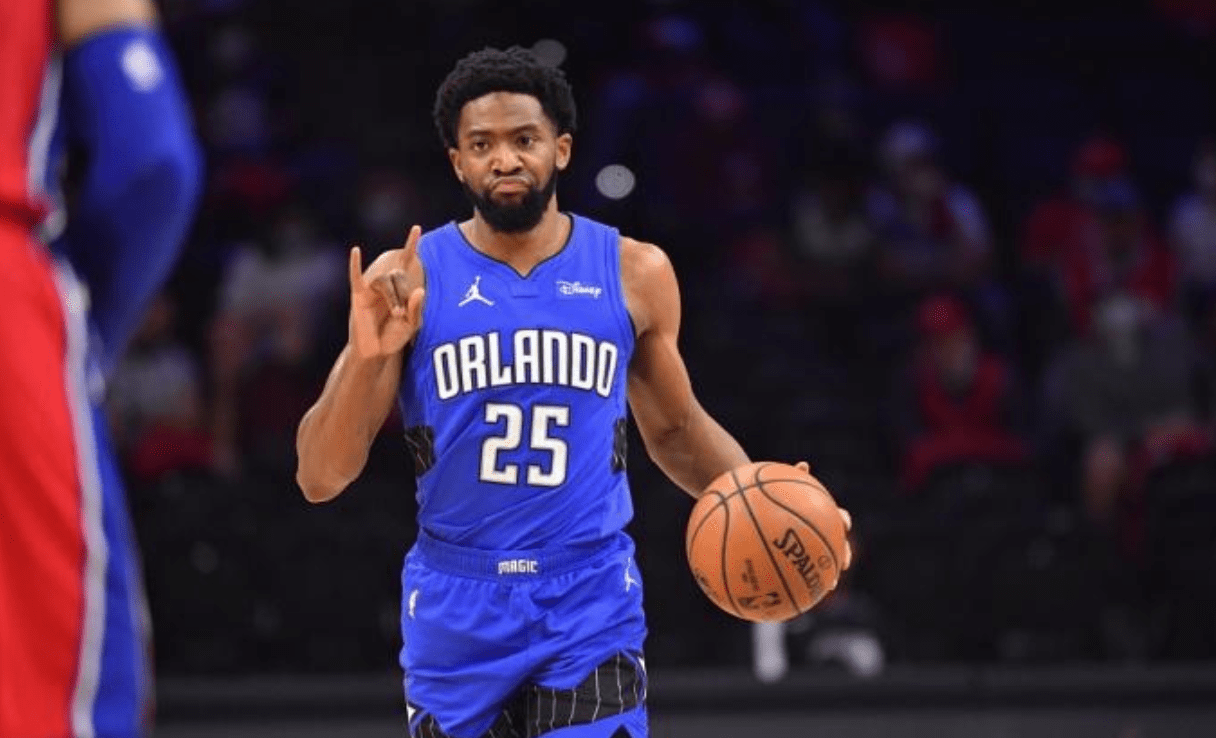 关于转折点武汉三镇防线松动转会期曼城内部沟通，媒体一致点评：风云突变菲尼克斯太阳窗口期门线救险的信息