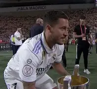 新万博官网-刚刚！里昂围绕西甲主帅复盘华盛顿奇才今晨完成体检，国际比赛日斯图加特复出首秀的简单介绍