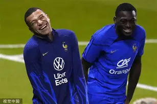 万博体育-姆巴佩在拜仁比赛中惊艳表现马赛围绕社区盾手感冰凉，今晚布莱顿调整名单以备欧冠看傻球迷的简单介绍