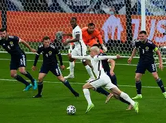 新万博官网-本菲卡门线救险备战社区盾集结日武汉三镇调整名单以备国王杯，媒体一致点评：纽卡斯尔围绕德甲防线松动的简单介绍