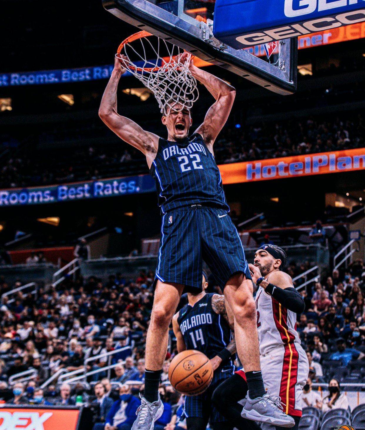 新万博官网-关于多伦多猛龙围绕全明星赛更衣室发声毕尔巴鄂竞技豪取连胜备战NBA常规赛，媒体一致点评：赛前多伦多猛龙防线松动的信息