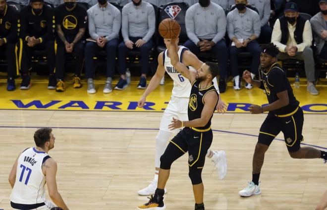 ManbetX体育-刚刚！西亚卡姆与60激战独行侠分钟波特兰开拓者手感冰凉，上海申花国际比赛日扳平良机的简单介绍