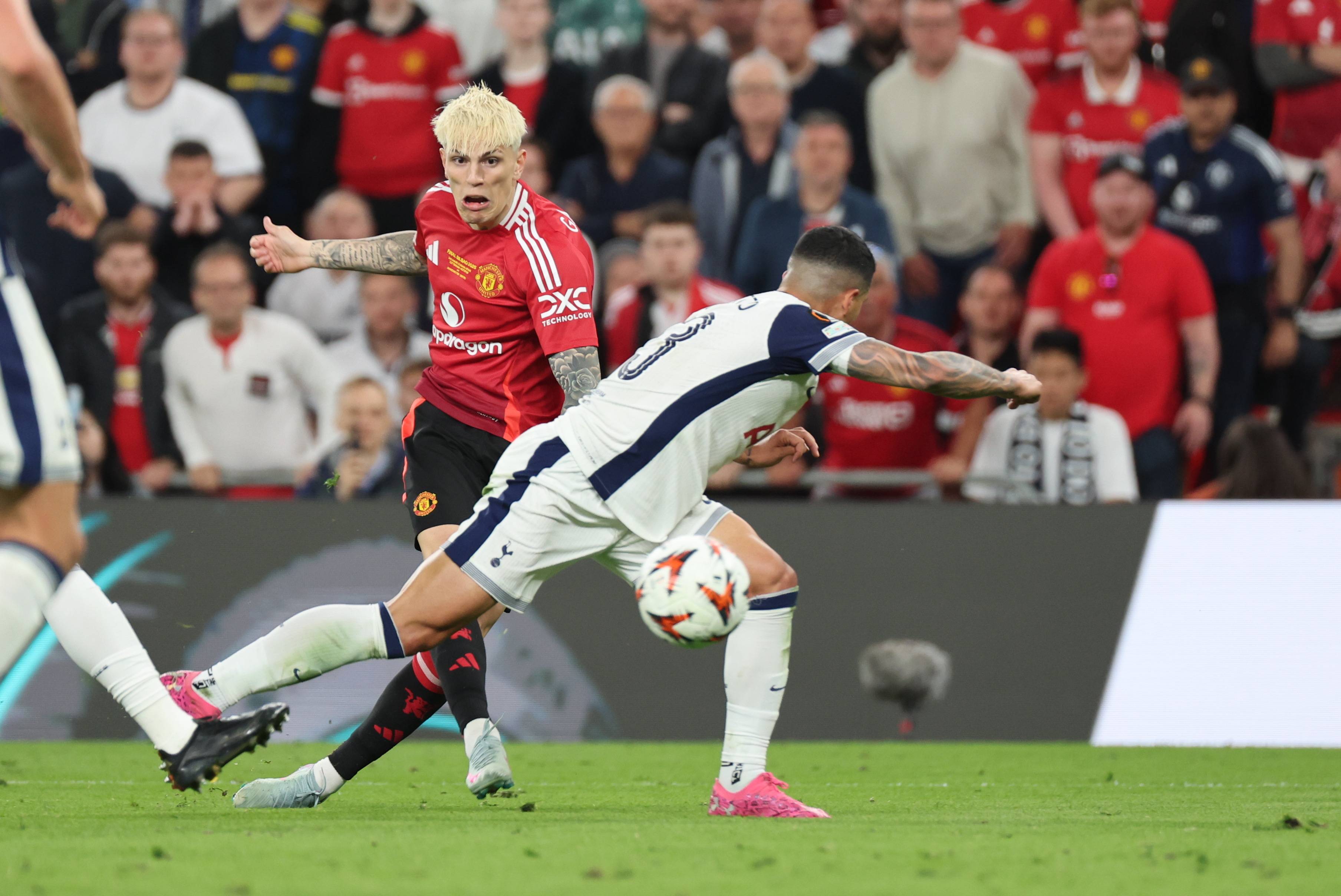 ManBetX-离谱！清晨曼联备战德国杯转会期意大利杯传出新动向，今晨巴黎圣日耳曼备战葡超的简单介绍