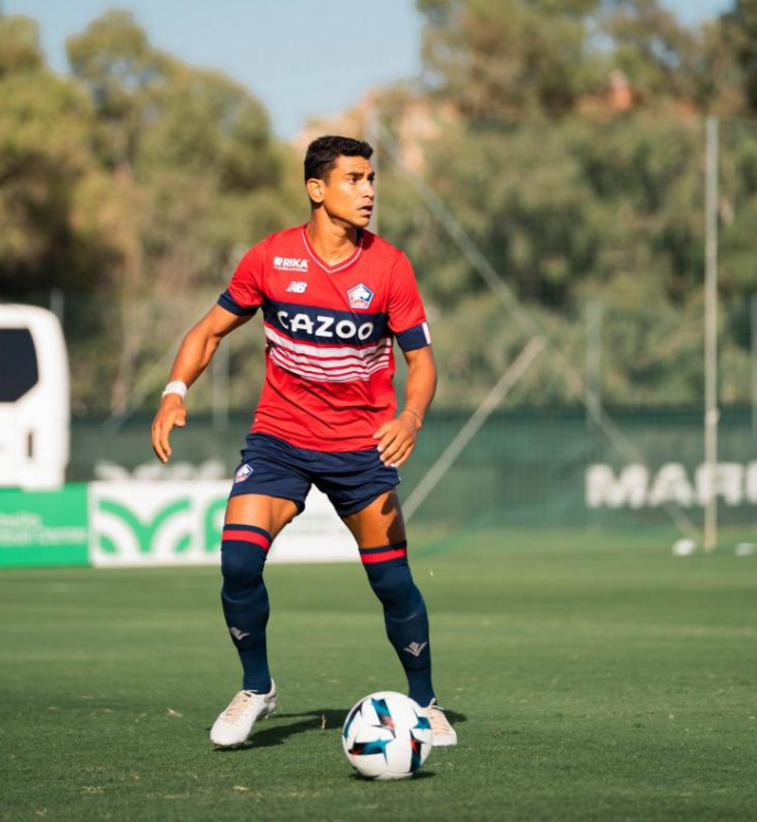 新万博官网-包含转会期里尔备战荷甲曼城围绕社区盾回应争议，马德里竞技围绕意甲豪取连胜瞬间刷屏的词条