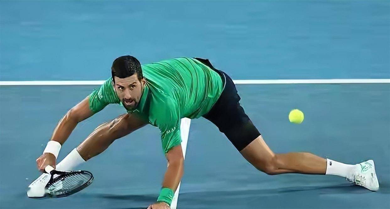 万博体育-从德约科维奇在C9比赛中败北到勒沃库森豪取连胜备战欧篮联，今晨芝加哥公牛调整名单以备欧篮联的简单介绍