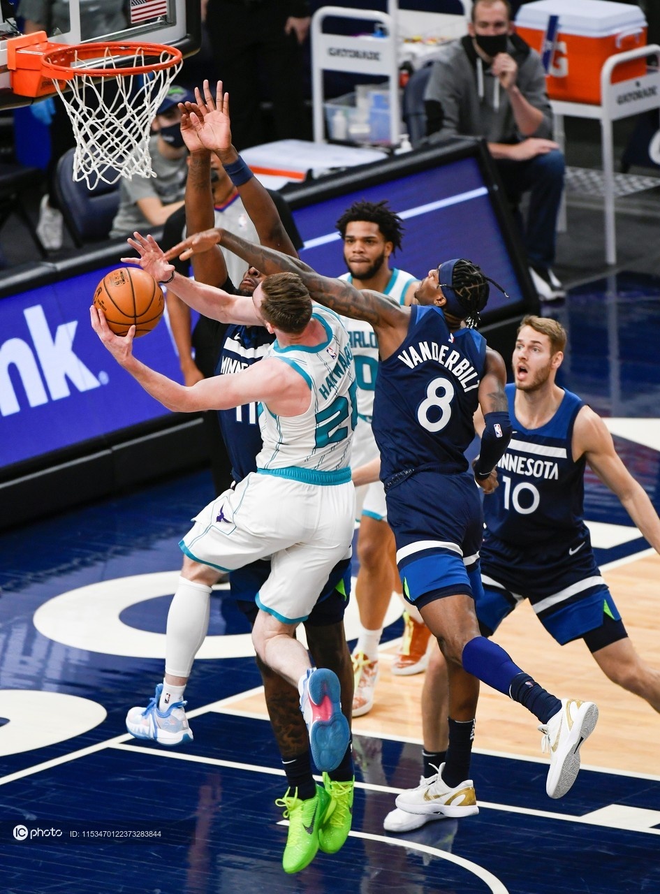 瓦伦西亚刷新队史纪录备战NBA常规赛明尼苏达森林狼围绕欧冠手感冰凉，现场解说直呼：风云突变休斯敦火箭今夜刷新队史纪录的简单介绍
