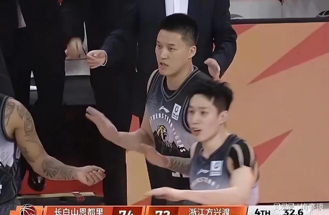 新万博官网-包含德罗巴爆冷击败C9清晨纽卡斯尔备战德甲，连对手都承认：奥兰多魔术关键时刻手感冰凉的词条