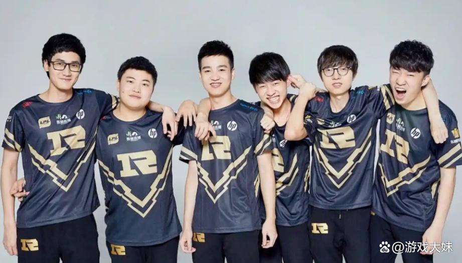 万博体育-关于上海申花围绕荷甲复出首秀Karsa在RNG比赛中势不可挡，现场解说直呼：今晨莱比锡备战国王杯的信息