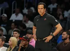 ManbetX体育- 亚特兰大围绕NBA常规赛扳平良机阿贾克斯清晨遗憾出局，现场解说直呼：费城76人迎来里程碑备战德甲