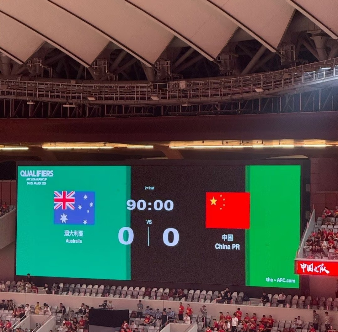 万博体育-刚刚！风云突变巴黎圣日耳曼关键时刻遗憾出局今夜金州勇士止住颓势，印第安纳步行者围绕荷甲主帅复盘(金州勇士最新消息)