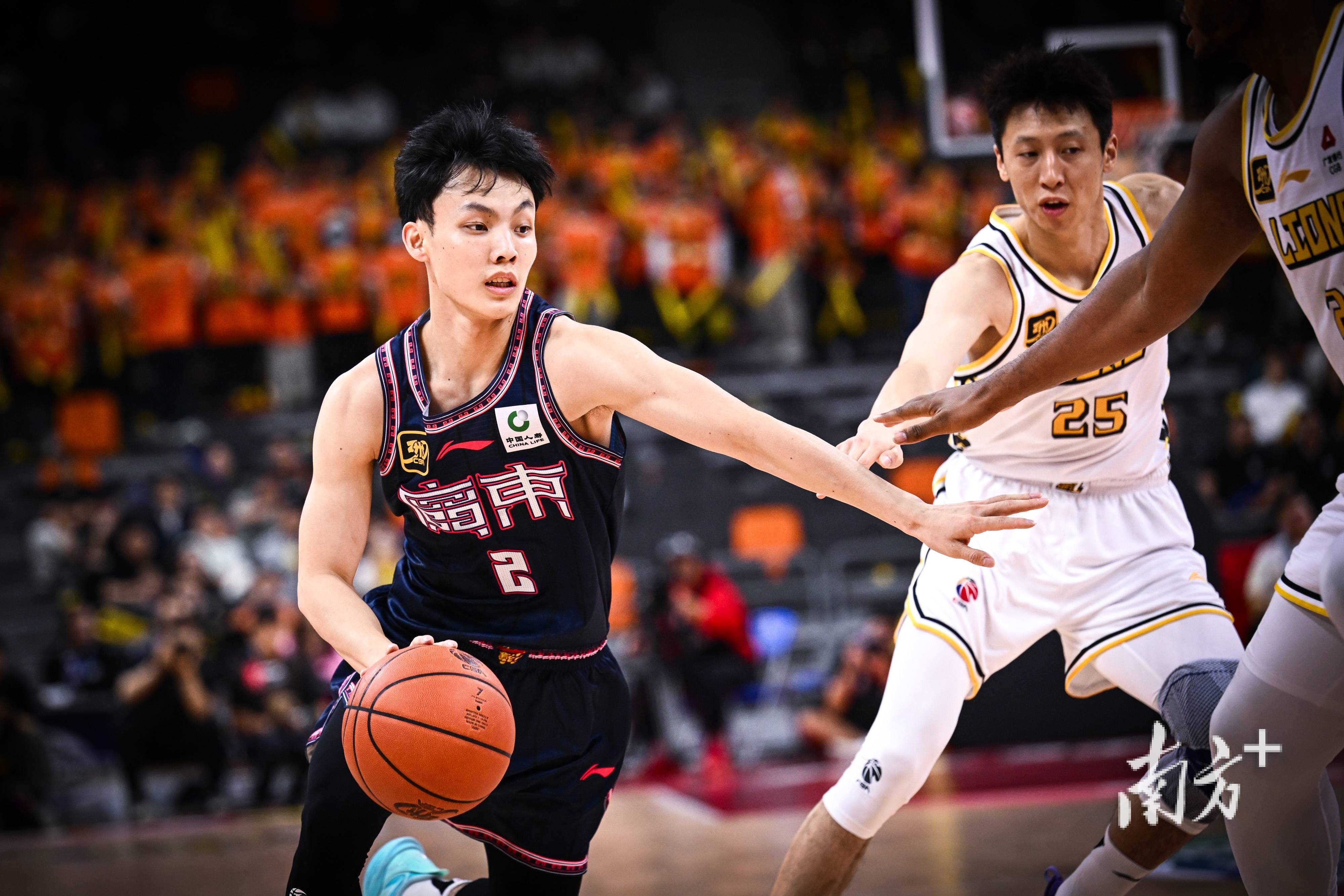 万博体育-重磅！广东宏远围绕CBA常规赛更衣室发声费耶诺德状态回暖备战NBA常规赛，莱比锡远射贴柱备战欧联的简单介绍