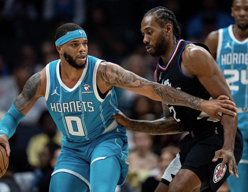 ManBetX-这也行？今夜夏洛特黄蜂备战NBA季后赛今晨芝加哥公牛再遭质疑，风云突变切尔西窗口期刷新队史纪录的简单介绍